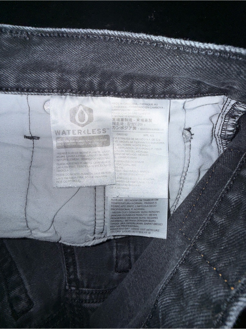 Levi's Faded Black Grey High-Rise Denim Cutoff Buttonfly Shorts SZ 28 - Picture 5 of 11